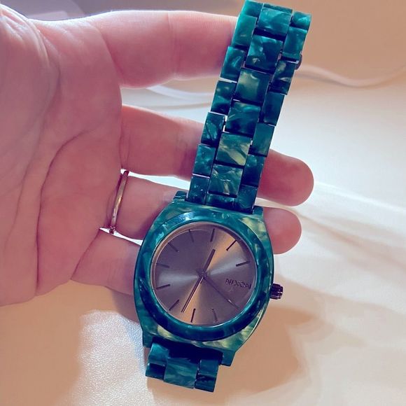 Nixon Ladies Watch - Picture 2 of 3